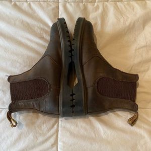 DR MARTENS 2976 CRAZY HORSE LEATHER CHELSEA BOOTS